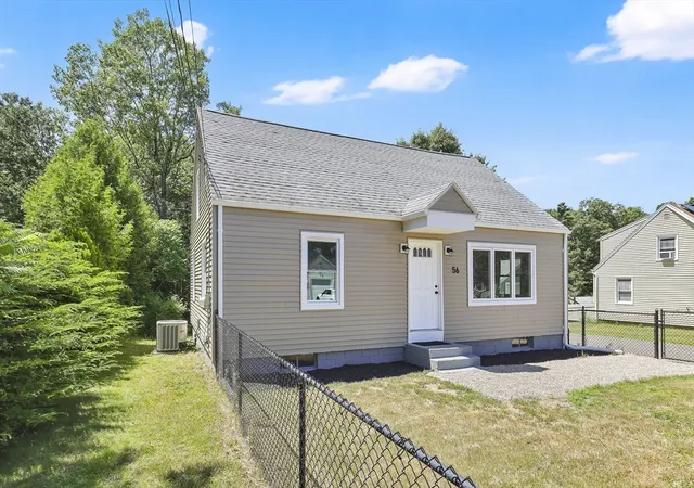 4th image of 56 Glenwood St, Ludlow, MA 01056 | MLS# 73541793
