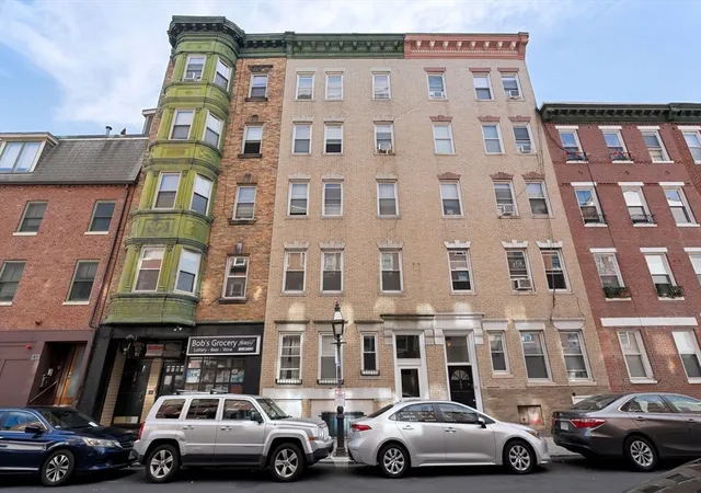9th image of 162 Endicott St #2, Boston, MA 02113 | MLS# 73566104