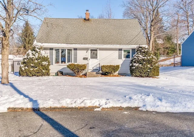 1st image of 147 Sheehan Dr, Holyoke, MA 01040 | MLS# 73470575
