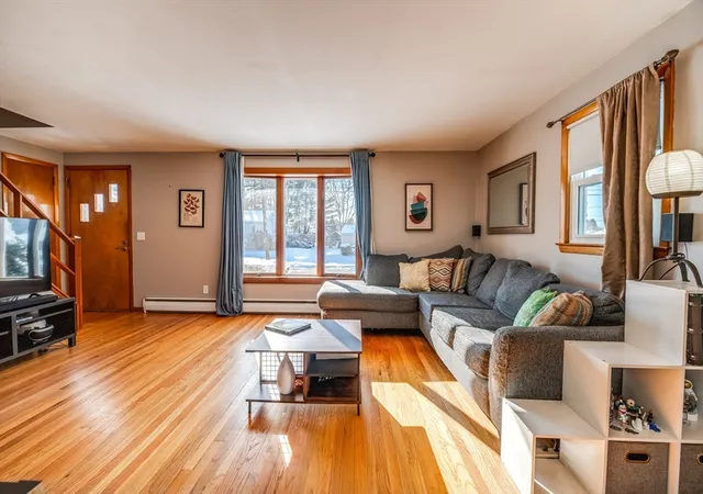 2nd image of 147 Sheehan Dr, Holyoke, MA 01040 | MLS# 73470575