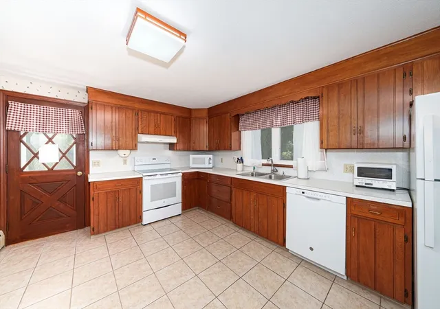 Homes for sale in Uxbridge, MA | 113 Hazel, Uxbridge, MA 01569 | MLS# 73533239