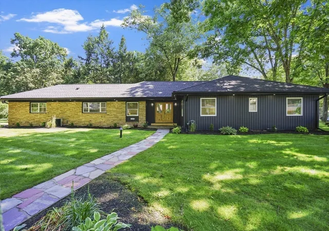 Homes for sale in Longmeadow, MA | 127 Magnolia Cir, Longmeadow, MA 01106 | MLS# 73545472