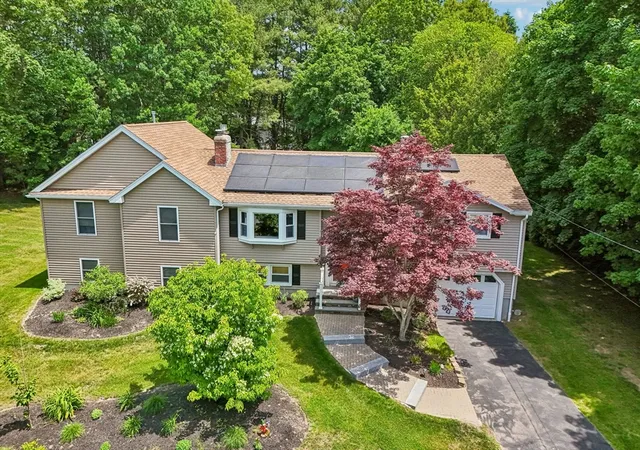 1st image of 4 Carmel Dr, Billerica, MA 01862 | MLS# 73540796