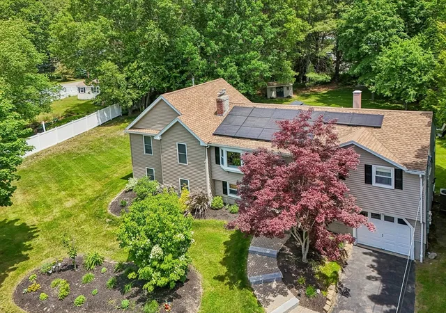 2nd image of 4 Carmel Dr, Billerica, MA 01862 | MLS# 73540796