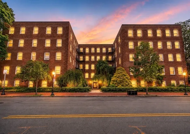Homes for sale in Cambridge, MA | 395 Broadway, Cambridge, MA 02139