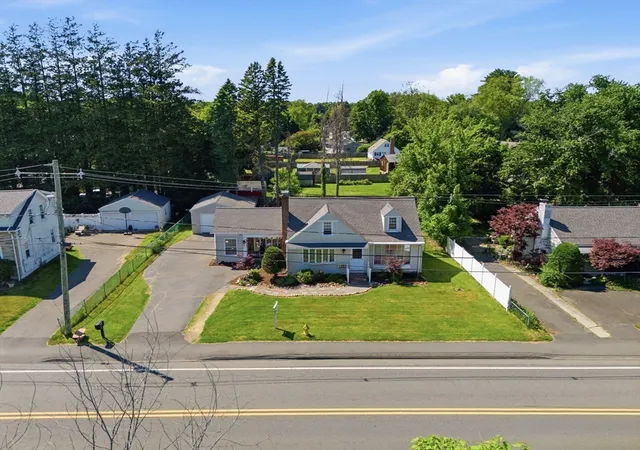 4th image of 375 River Rd, Agawam, MA 01001 | MLS# 73534124