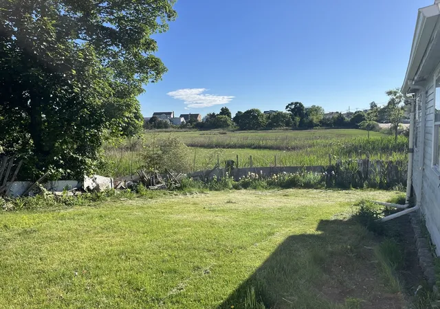 2nd image of 576 Sea St, Quincy, MA 02169 | MLS# 73565090