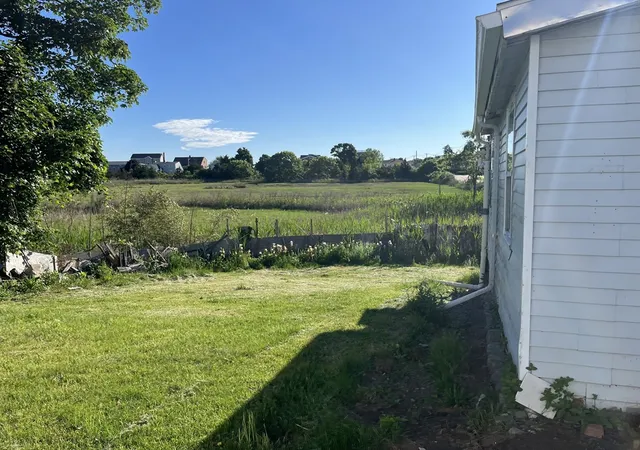 3rd image of 576 Sea St, Quincy, MA 02169 | MLS# 73565090
