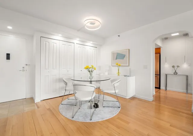 5th image of 1731 Beacon St #508, Brookline, MA 02445 | MLS# 73550424