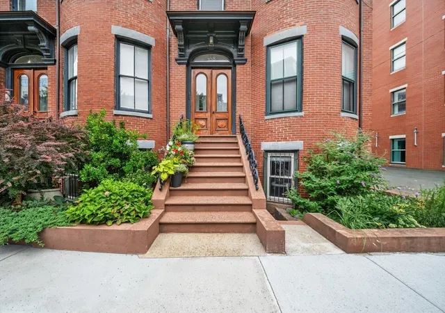 2nd image of 106 108 East Brookline St #3, Boston, MA 02118 | MLS# 73559924
