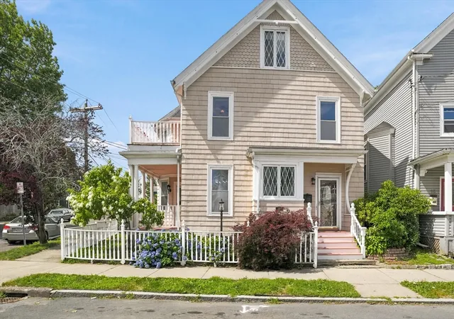 1st image of 17 Basset St, Lynn, MA 01902 | MLS# 73556750