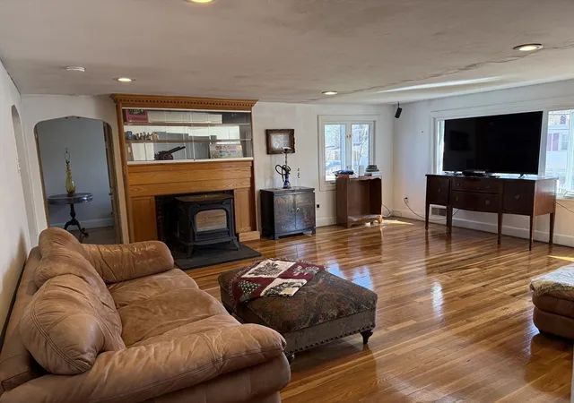 Homes for sale in Quincy, MA | 21 Spaulding St, Quincy, MA 02169 | MLS# 73545831