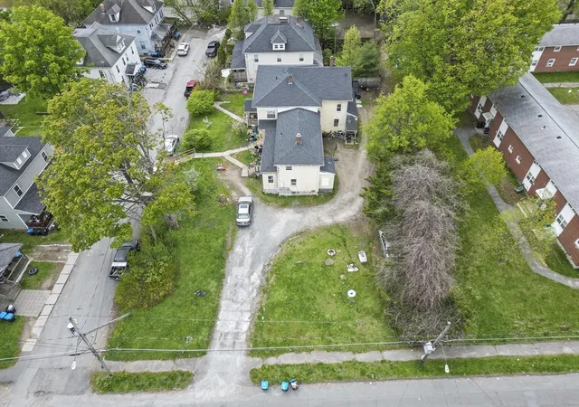 4th image of 8-12 Hall Pl, Pittsfield, MA 01201 | MLS# 73519485