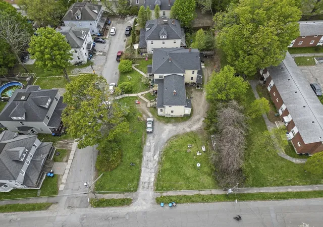 5th image of 8-12 Hall Pl, Pittsfield, MA 01201 | MLS# 73519485