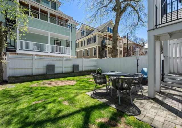 2nd image of 80 Verndale St, Brookline, MA 02446