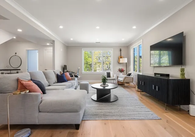 2nd image of 80 Verndale St #80, Brookline, MA 02446 | MLS# 73516451