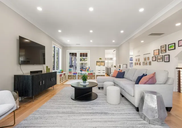 3rd image of 80 Verndale St #80, Brookline, MA 02446 | MLS# 73516451