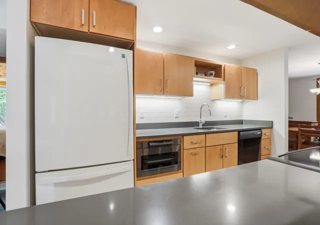 Homes for sale in Pepperell, MA | 39 Hog Hill Road, Pepperell, MA 01463 | MLS# 73527139