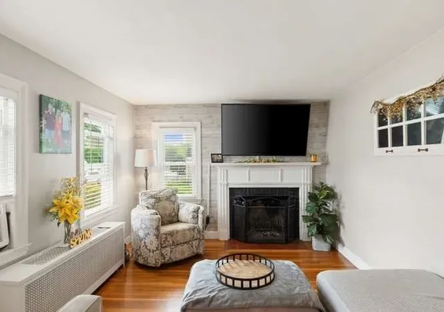 4th image of 33 Sunnyside Park, Saugus, MA 01906 | MLS# 73548177