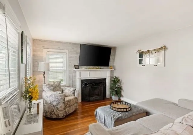 5th image of 33 Sunnyside Park, Saugus, MA 01906 | MLS# 73548177