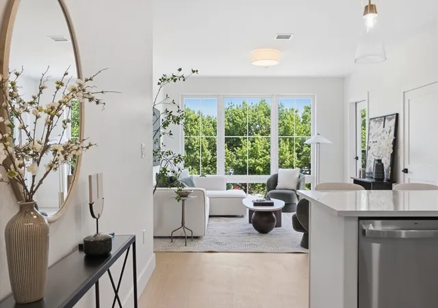 5th image of 28 Geneva St #303, Boston, MA 02128 | MLS# 73547692