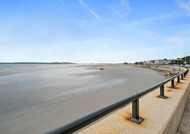 2nd image of 285 Lynn Shore, Lynn, MA 01902