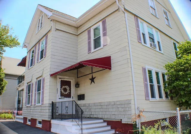 2nd image of 203 205 Salem St, Malden, MA 02148 | MLS# 73553796