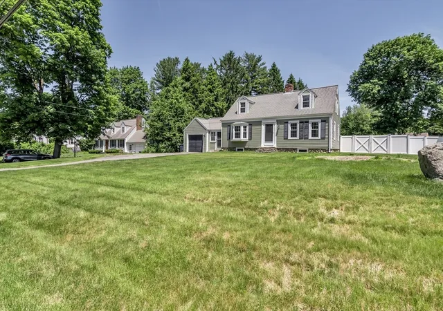 Homes for sale in Holden, MA | 370 Main St, Holden, MA 01520 | MLS# 73534530