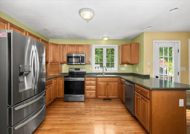 Homes for sale in Auburn, MA | 20 Hilltop Farm Rd, Auburn, MA 01501 | MLS# 73549237