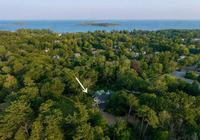 3rd image of 802 Hale Street, Beverly, MA 01915 | MLS# 73539531