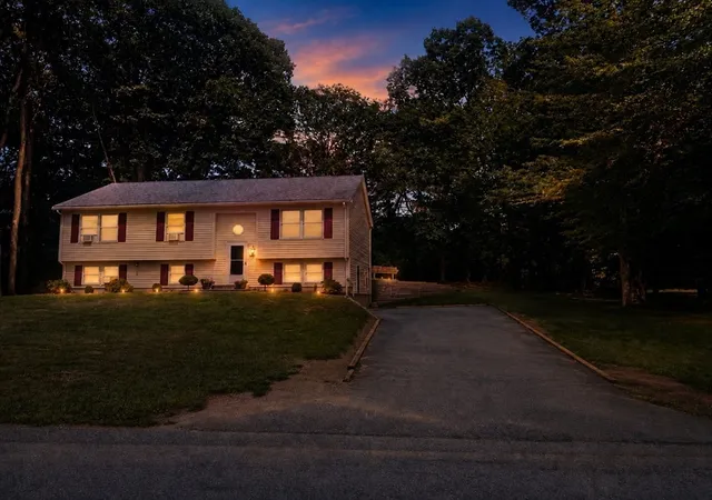 2nd image of 22 Reservoir Ave, Swansea, MA 02777 | MLS# 73546686