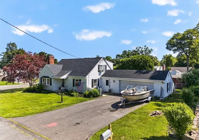 Photo 2 of Single family home for sale at 20 Westernview Cir, East Longmeadow, MA 01028 | MLS# 73555432 | Listing updated on 2026-08-23