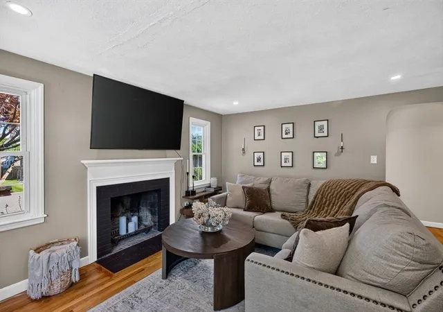 Photo 4 of Single family home for sale at 20 Westernview Cir, East Longmeadow, MA 01028 | MLS# 73555432 | Listing updated on 2026-08-23