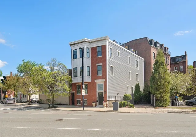Homes for sale in Boston, MA | 35 Rutherford Ave, Boston, MA 02129 | Houzeo