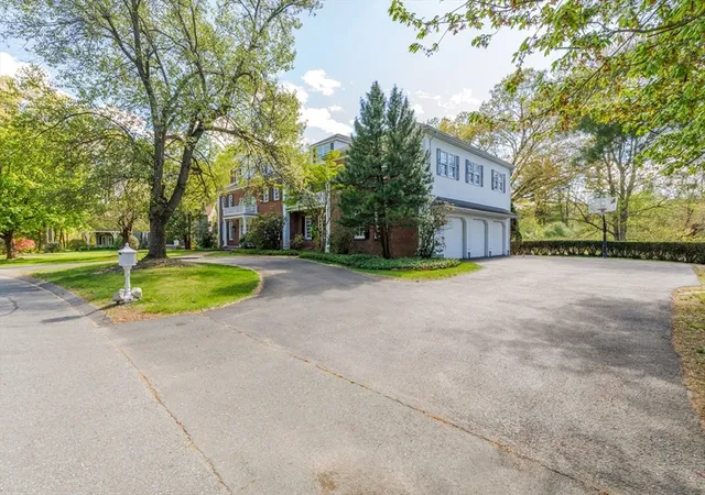 2nd image of 32 Solomon Pierce Road, Lexington, MA 02420 | MLS# 73547595
