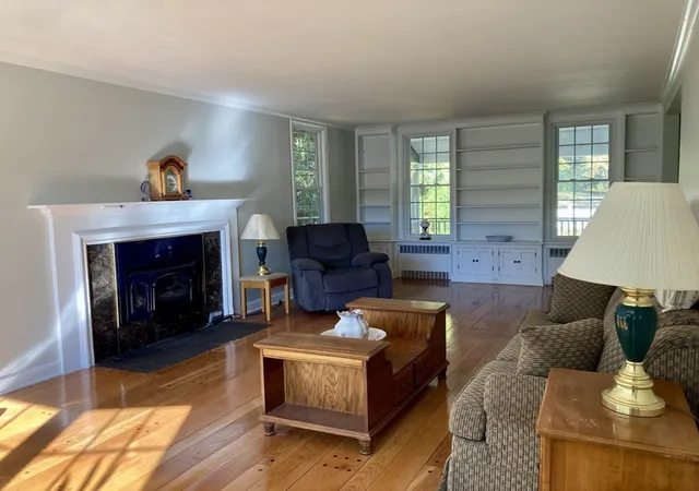 Photo 4 of House for sale at 189 Holden St, Holden, MA 01520 | MLS# 73504917 | Listing updated on 2026-10-06