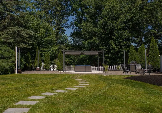 4th image of 57 Shirley Rd, Shrewsbury, MA 01545 | MLS# 73540556