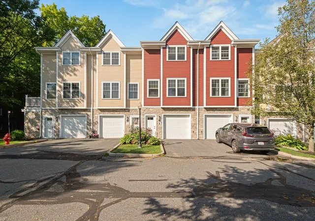 1st image of 18 Saint Marys Way #18, Marlborough, MA 01752 | MLS# 73558180