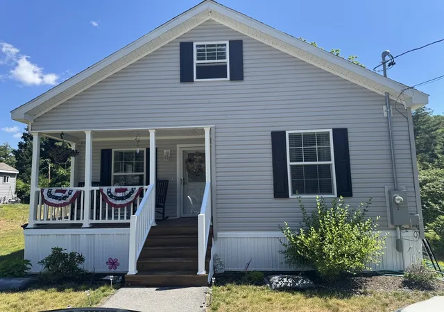 2nd image of 4 Manorcrest, Nashua, NH 03062 | MLS# 73555558