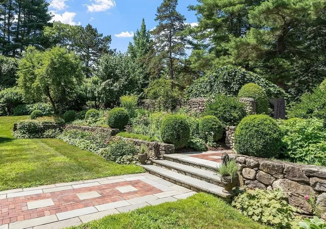 Photo 2 of Mansion for sale at 29 Willard Cmn, Concord, MA 01742 | MLS# 73480940 | Listing updated on 2026-08-24