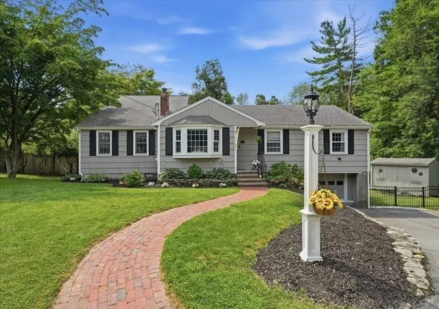 Photo 2 of Sale Pending at 31 Rayfield Rd, Marshfield, MA 02050 | MLS# 73562479 | Listing updated on 2026-09-01