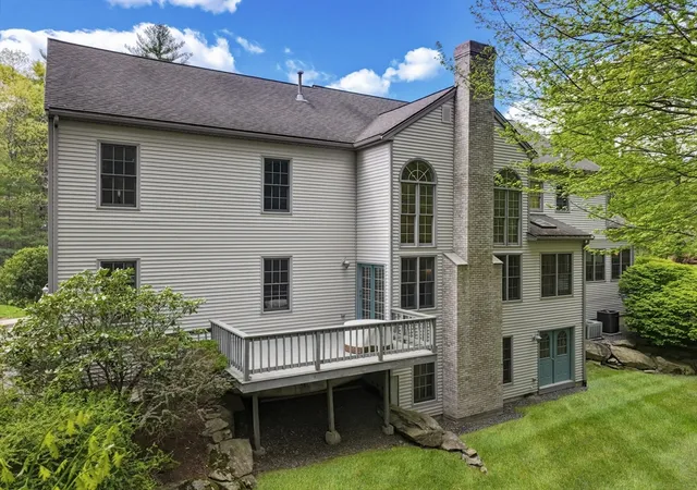 Homes for sale in Holliston, MA | 10 Timber Ledge Dr, Holliston, MA 01746 | MLS# 73519732