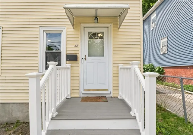 4th image of 32 Villa Ave, Everett, MA 02149 | MLS# 73564425