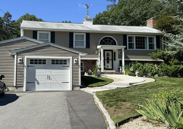 Photo 1 of Single family home for sale at 179 Slocum Road, Dartmouth, MA 02747 | MLS# 73568568 | Listing updated on 2026-09-02
