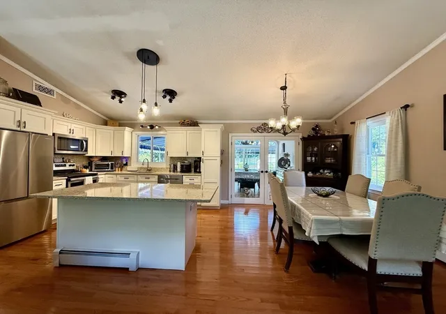 Photo 4 of Single family home for sale at 179 Slocum Road, Dartmouth, MA 02747 | MLS# 73568568 | Listing updated on 2026-09-02