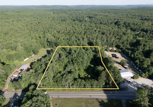 Homes for sale in Raymond, NH | 3 Chester Rd, Raymond, NH 03077 | MLS# 73544319