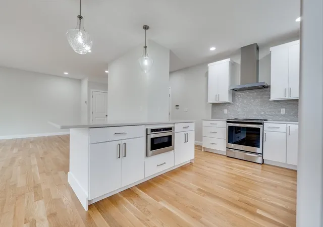 Photo 3 of Single family home for sale at 31 Strongwater Dr, Salem, MA 01970 | MLS# 73536435 | Listing updated on 2026-06-20