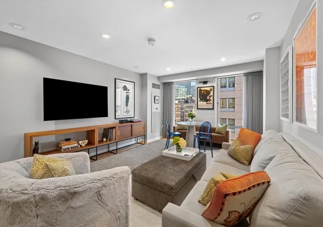 Homes for sale in Boston, MA | 80 Broad St #808, Boston, MA 02110 | MLS# 73508851
