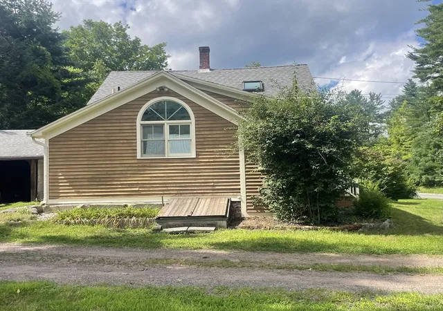 2nd image of 254 Spring St, Florence, MA 01062 | MLS# 73560977