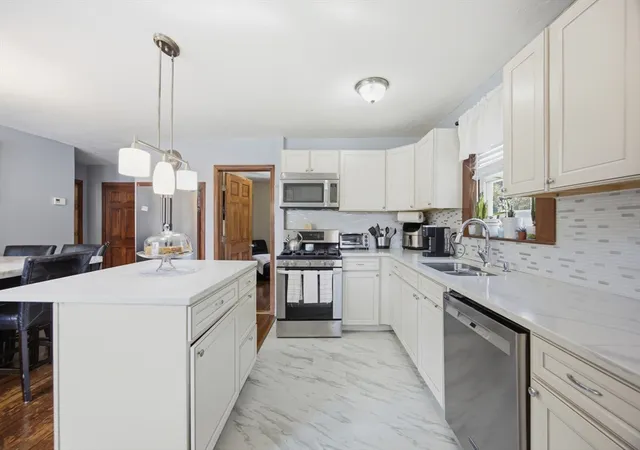 5th image of 636 Dighton Ave, Taunton, MA 02780 | MLS# 73556560